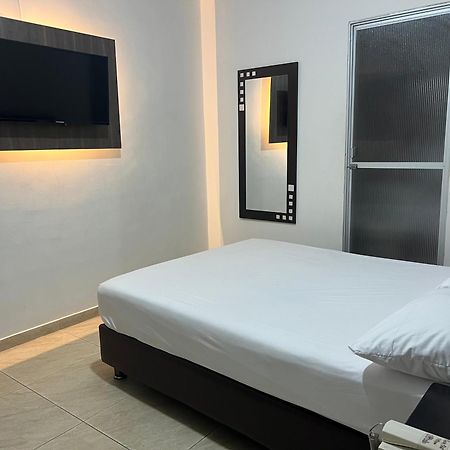 Hotel Marialu Ocaña Kültér fotó