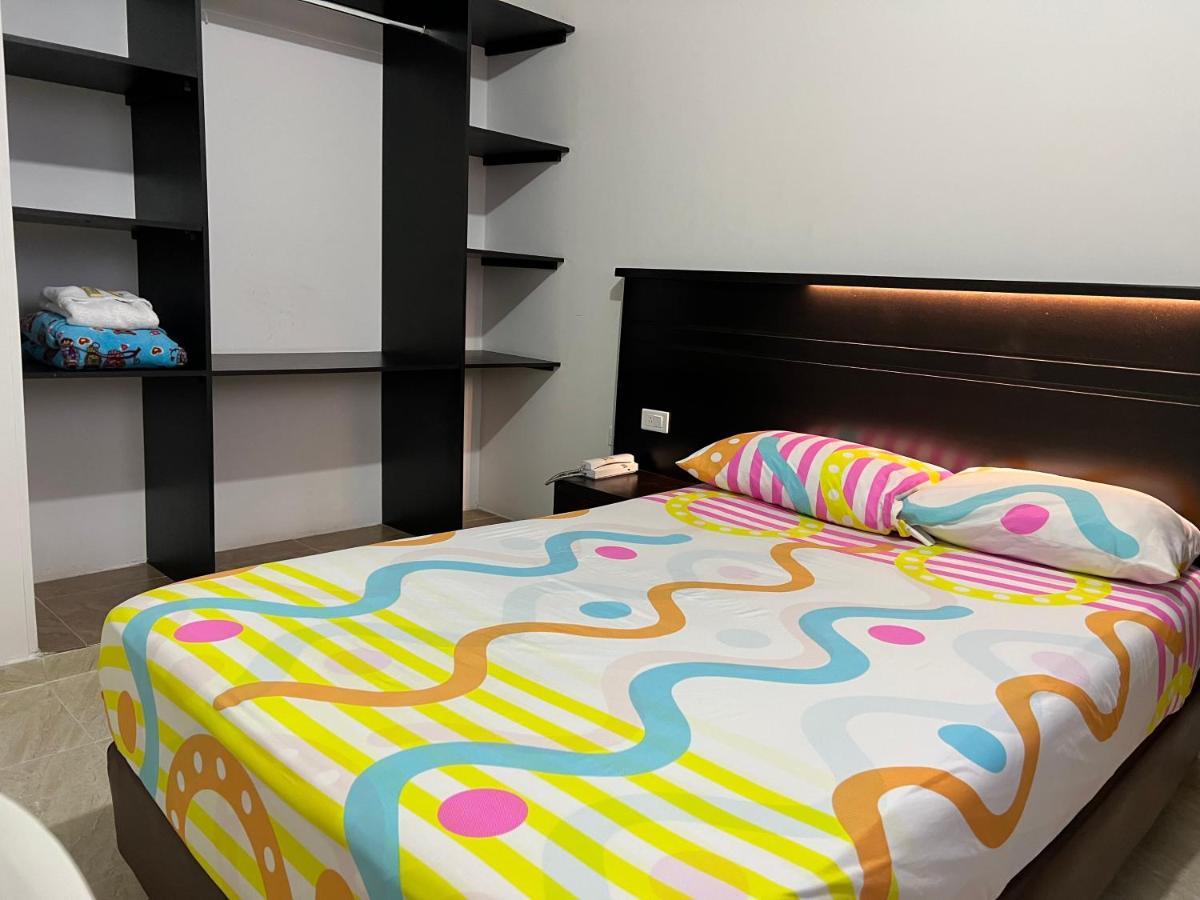 Hotel Marialu Ocaña Kültér fotó