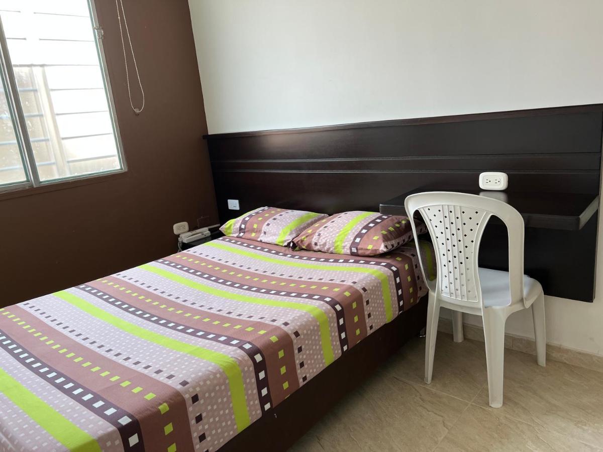Hotel Marialu Ocaña Kültér fotó