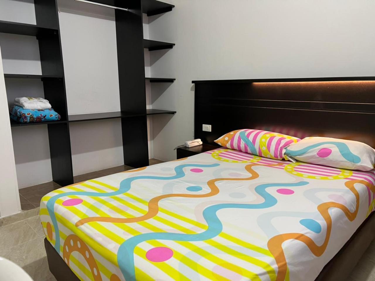 Hotel Marialu Ocaña Kültér fotó