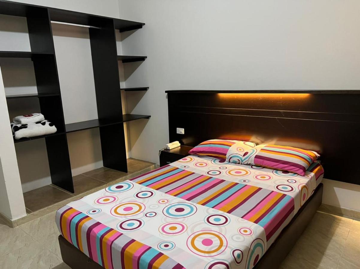 Hotel Marialu Ocaña Kültér fotó