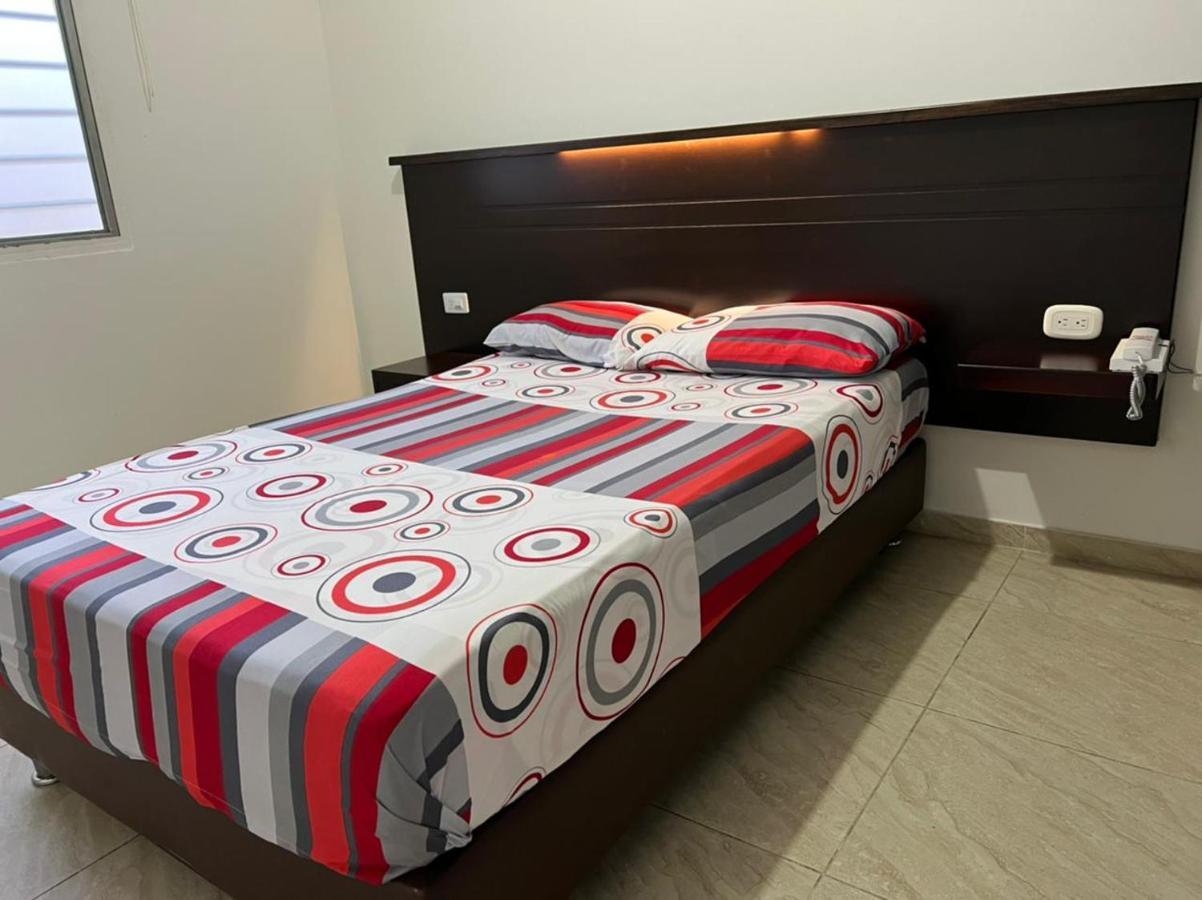 Hotel Marialu Ocaña Kültér fotó
