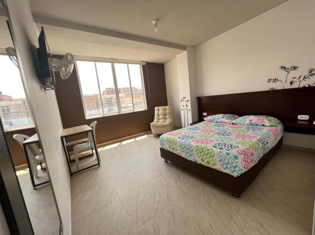 Hotel Marialu Ocaña Kültér fotó
