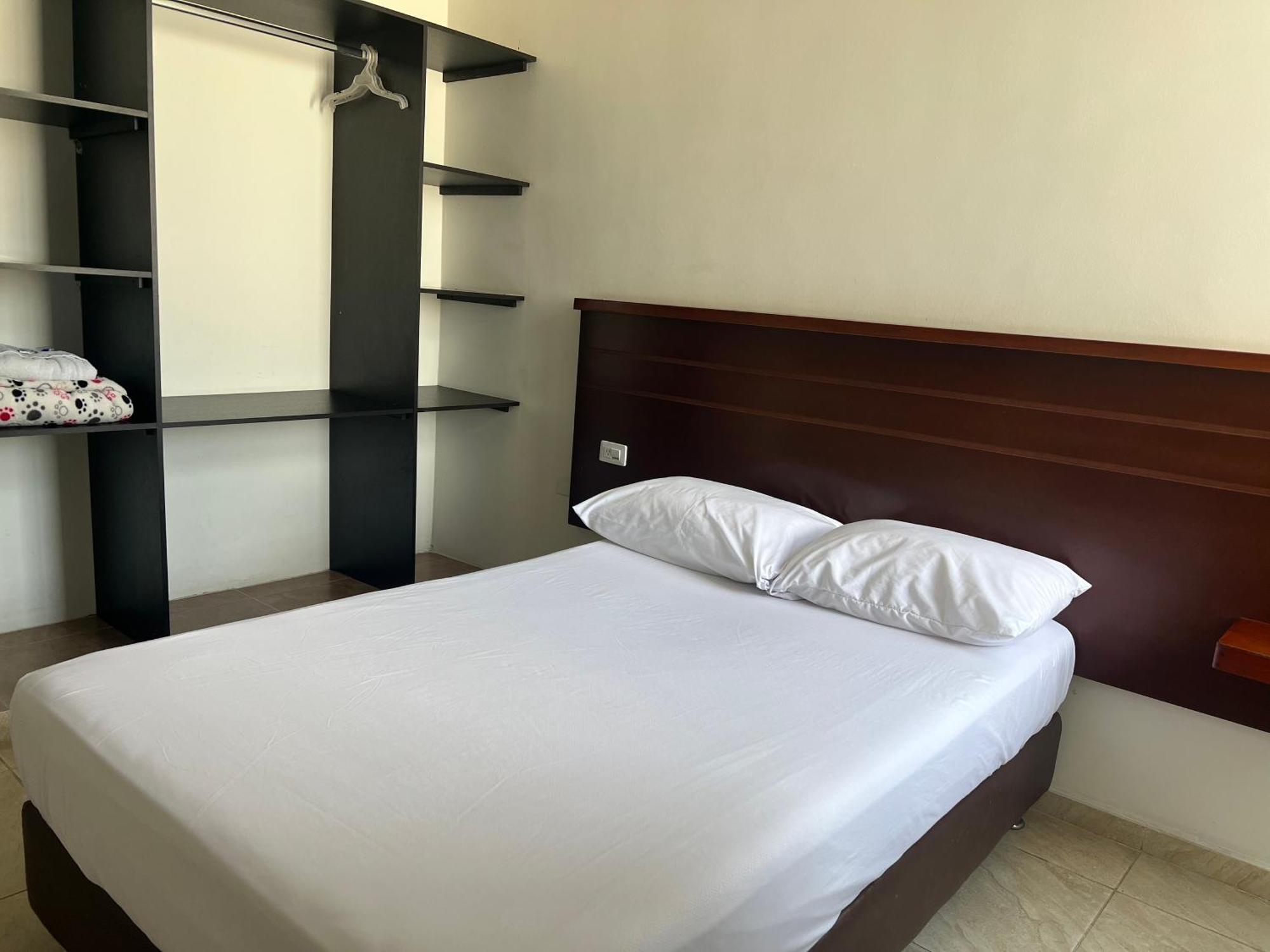 Hotel Marialu Ocaña Kültér fotó