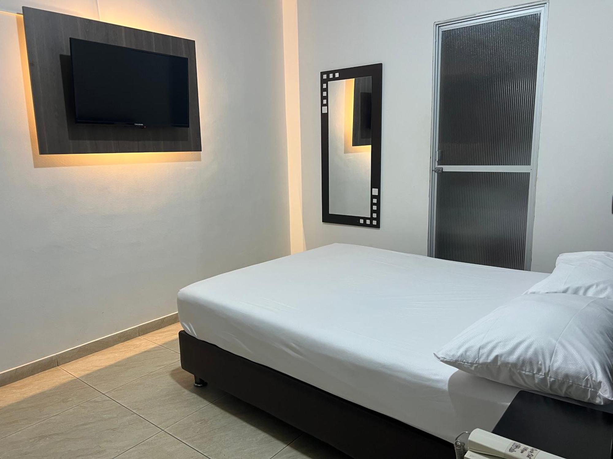 Hotel Marialu Ocaña Kültér fotó