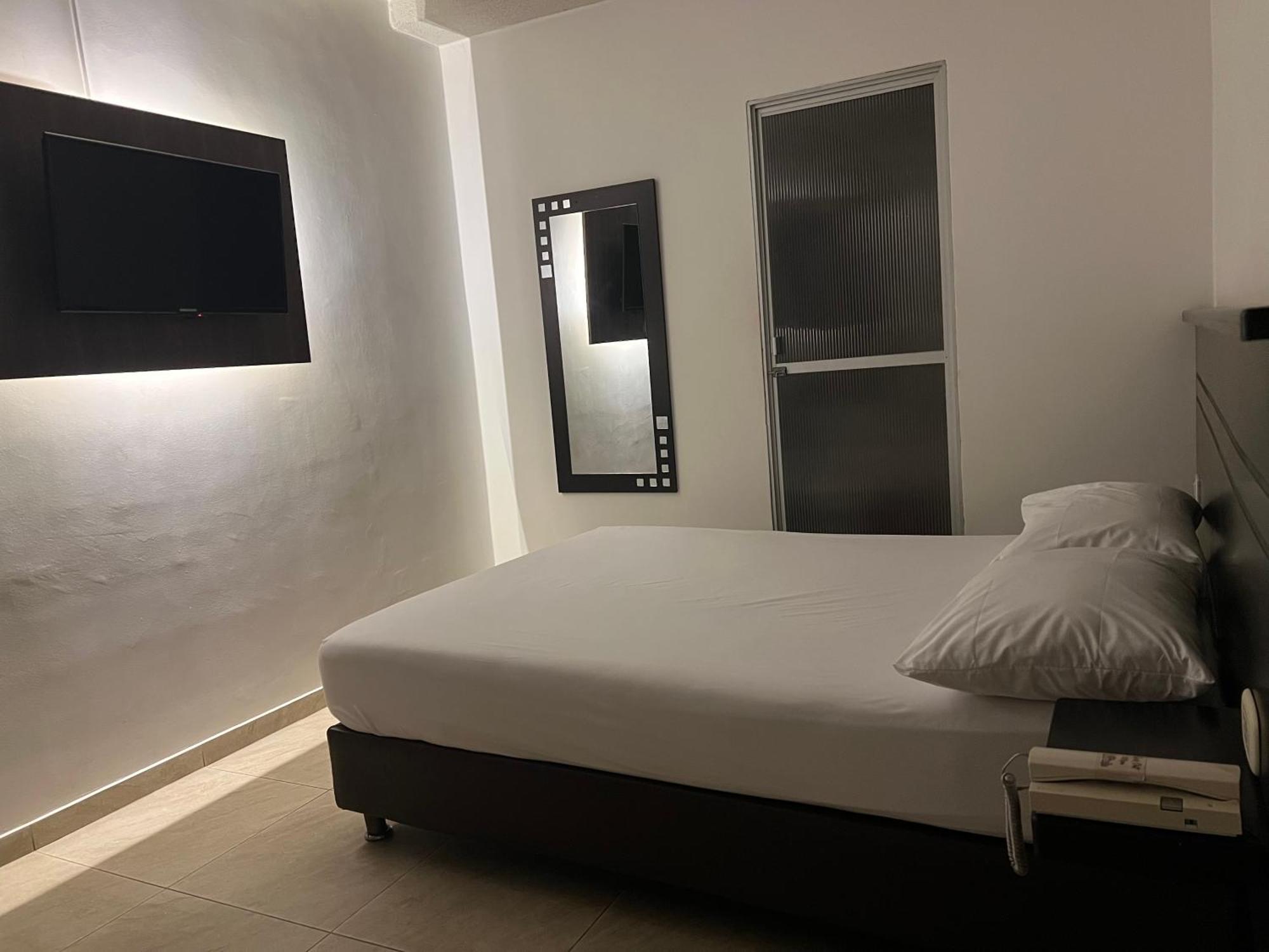 Hotel Marialu Ocaña Kültér fotó