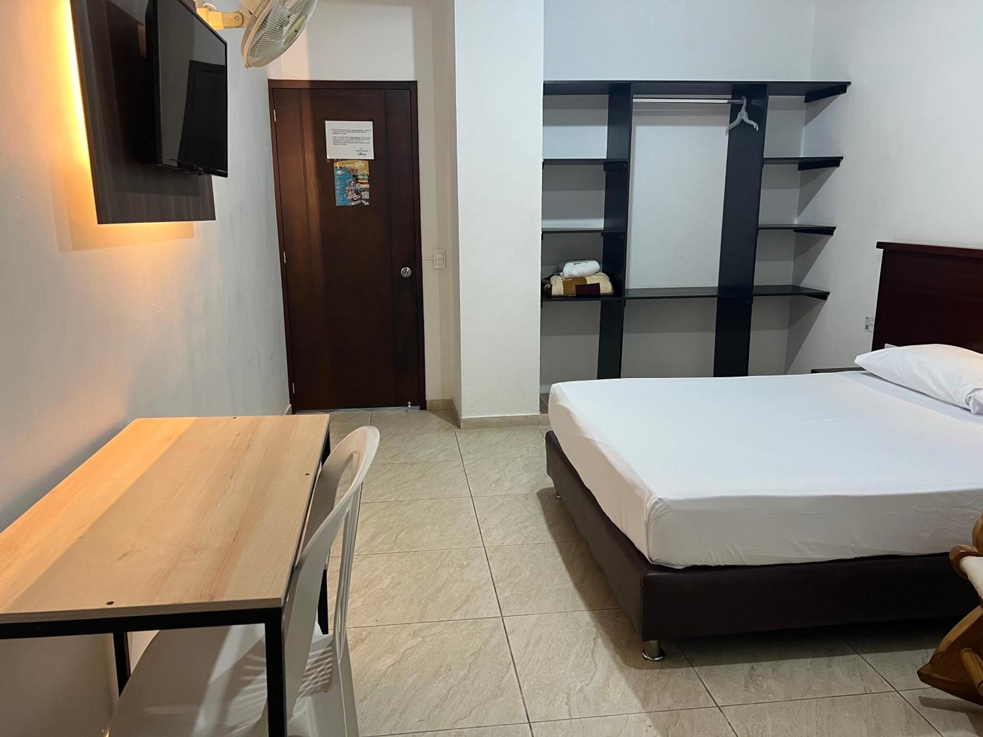 Hotel Marialu Ocaña Kültér fotó